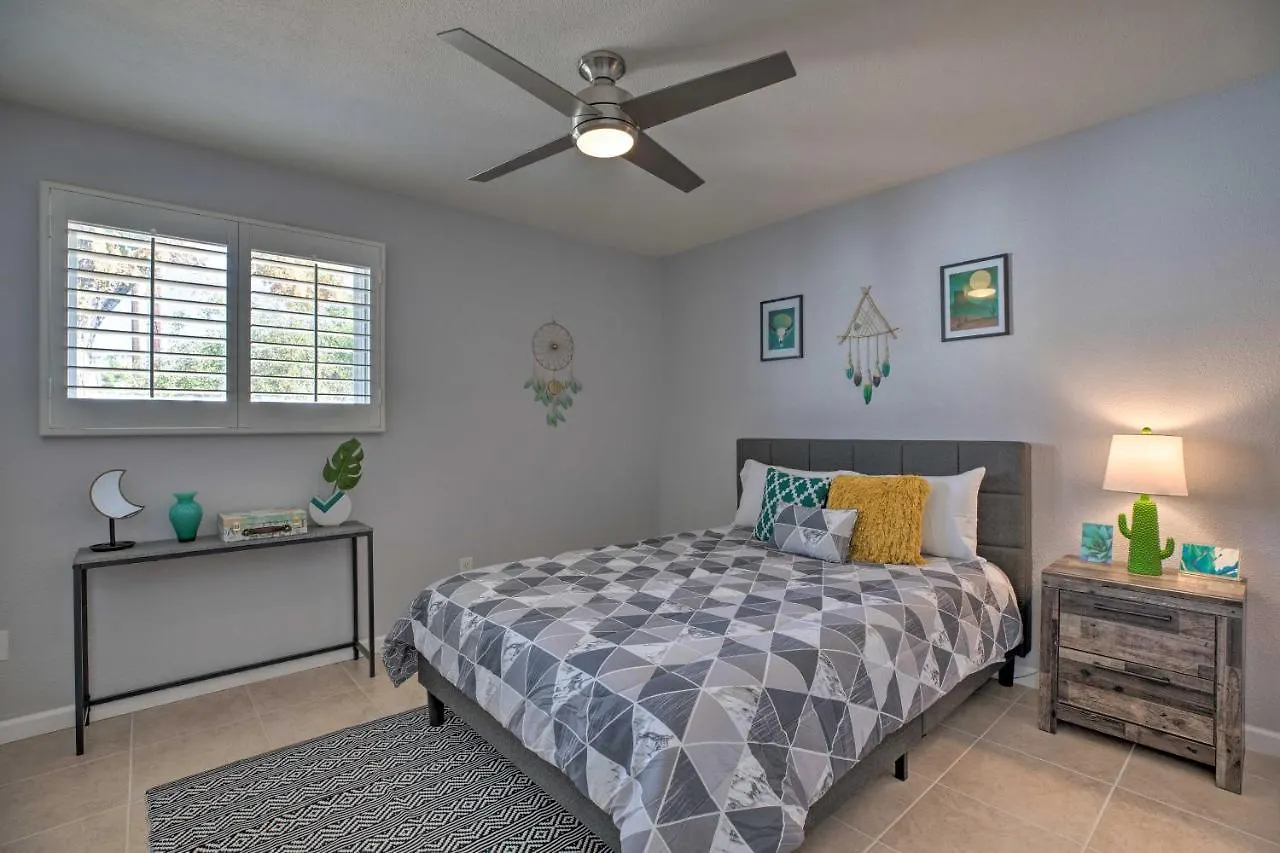 Modern Scottsdale Gem With Pool, Games, Patio And More 0*,  米国