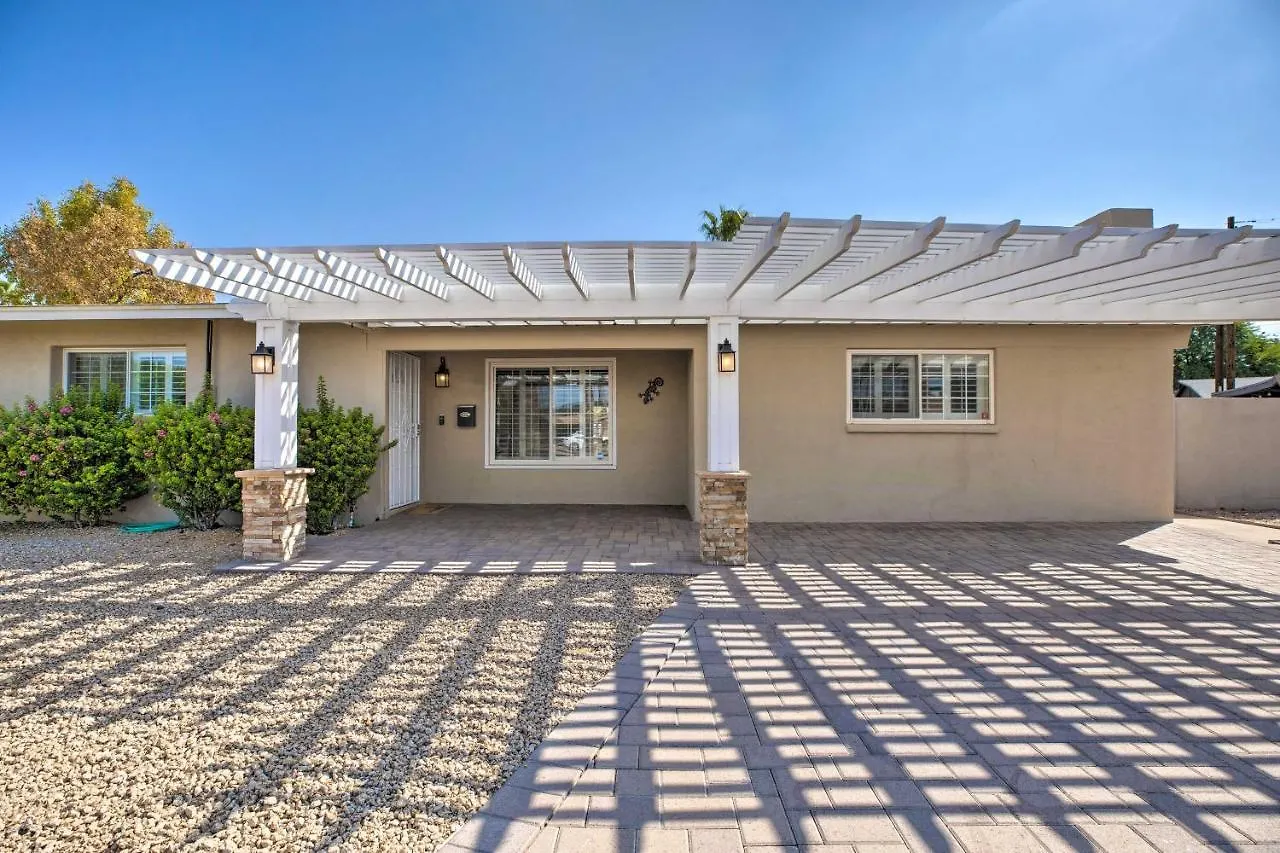 Modern Scottsdale Gem With Pool, Games, Patio And More 0*,