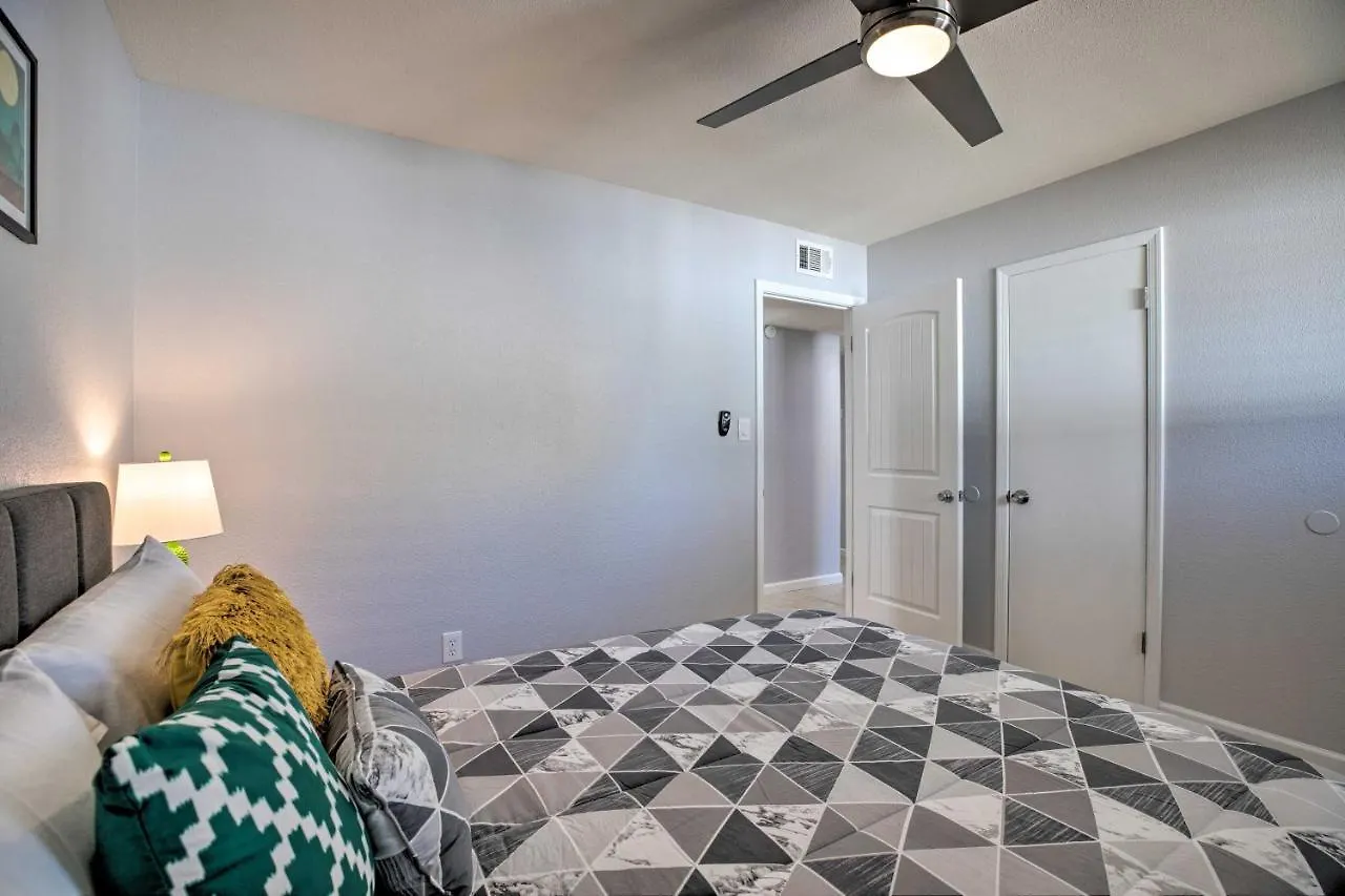 Modern Scottsdale Gem With Pool, Games, Patio And More 別荘