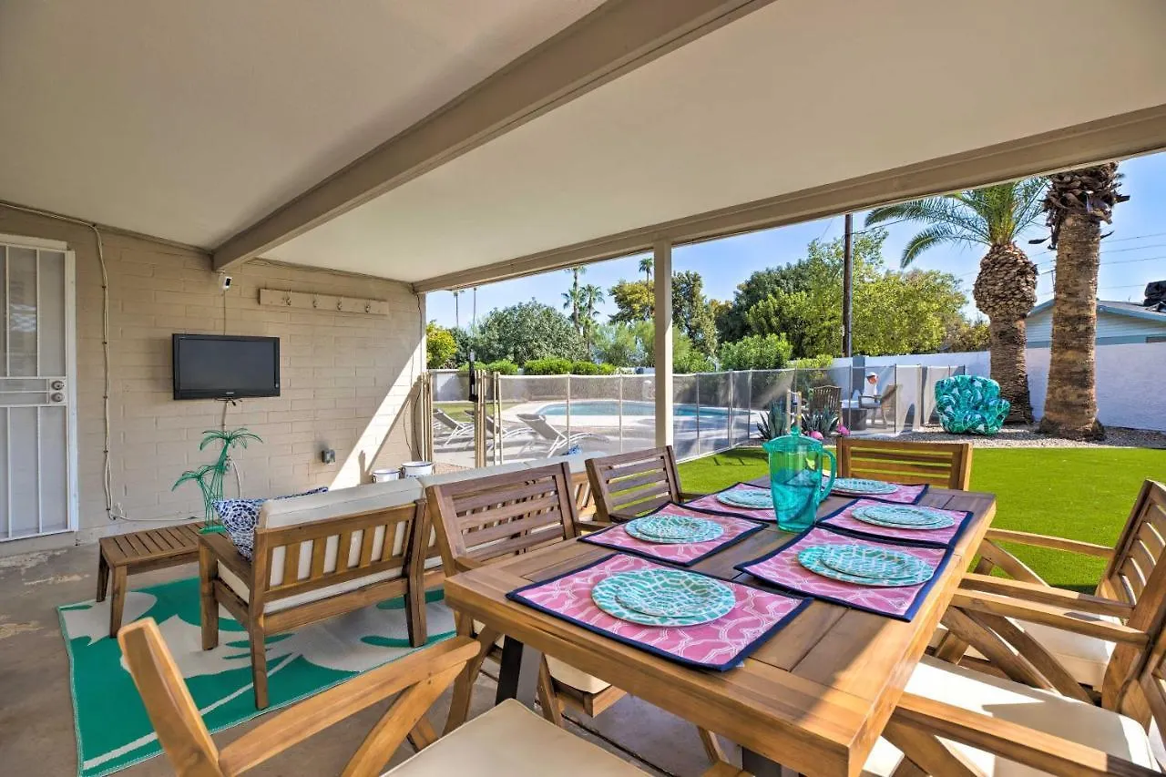 Modern Scottsdale Gem With Pool, Games, Patio And More 0*,  米国
