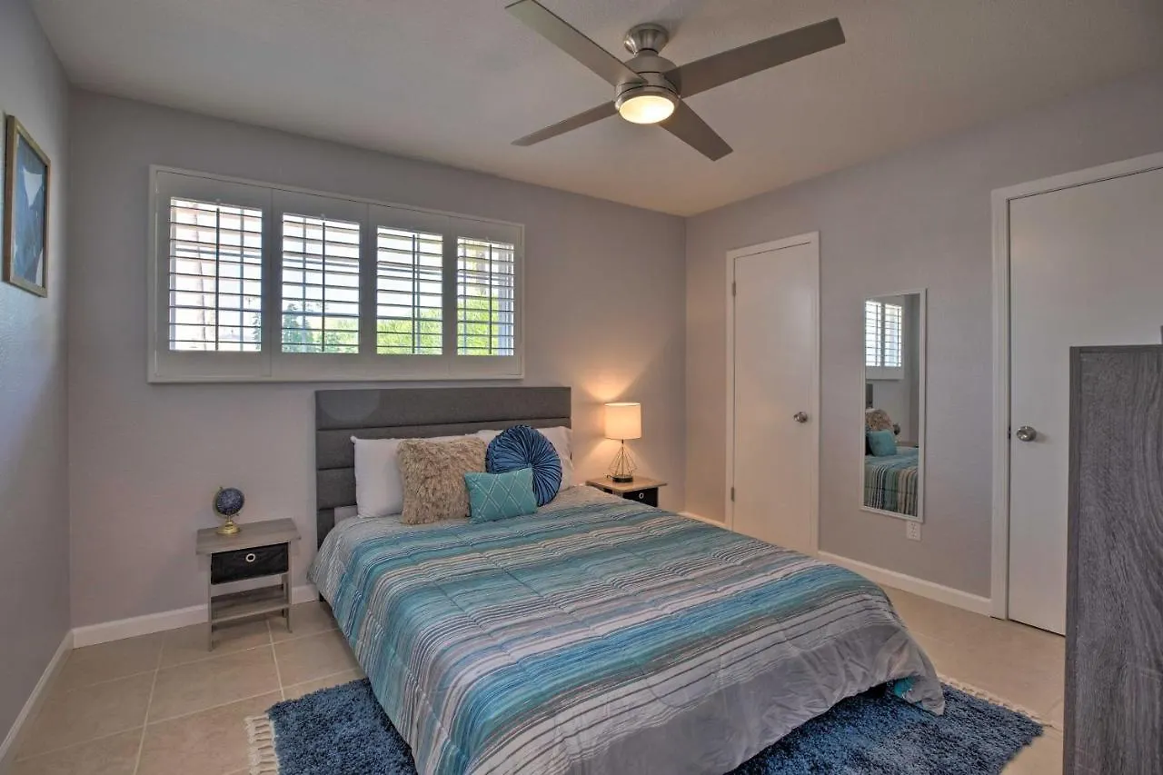 別荘 Modern Scottsdale Gem With Pool, Games, Patio And More 米国