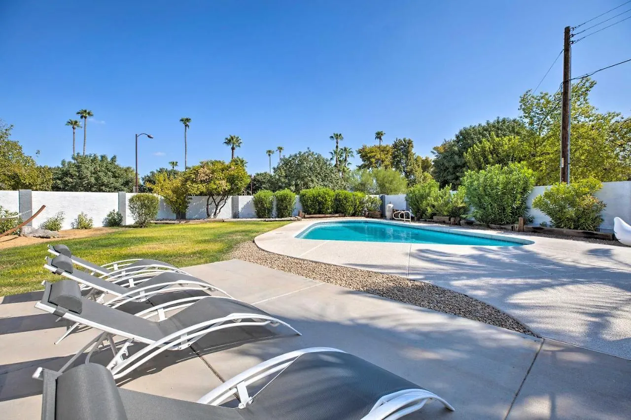 Modern Scottsdale Gem With Pool, Games, Patio And More 0*,